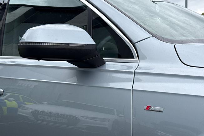 AUDI Q7 Photo 20