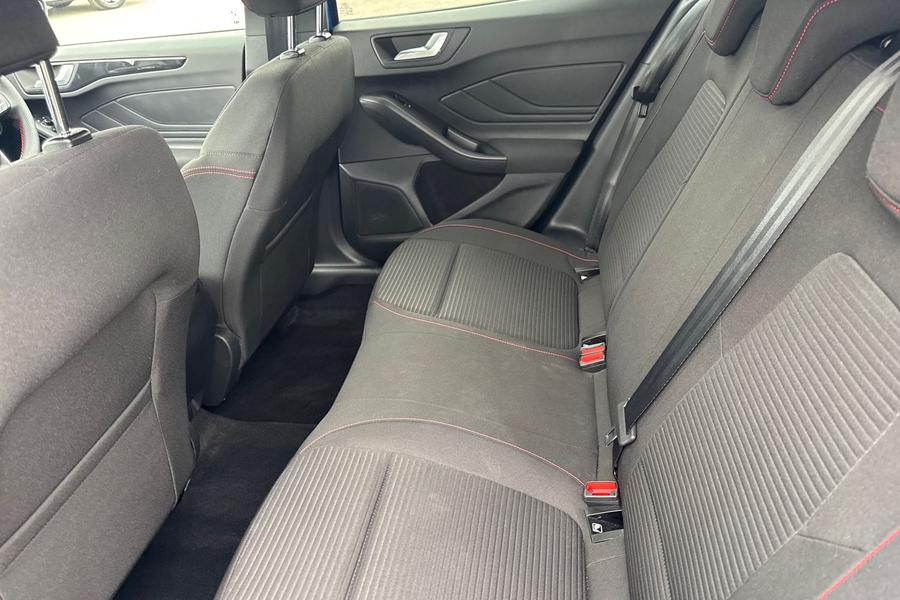 Ford FOCUS Photo autoimg-bdad1199d6c58b80162ee820c09f36d7777f1454.jpg