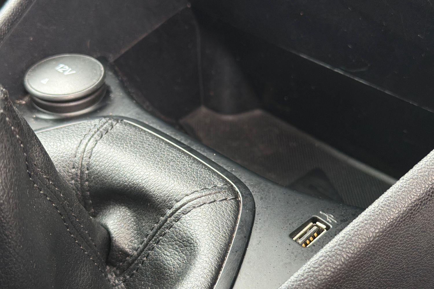 Ford FIESTA Photo 33