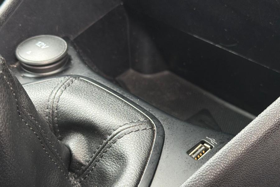 Ford FIESTA Photo autoimg-bdad68e5c19d3cc65b0bd021d65fbf58116db3f4.jpg