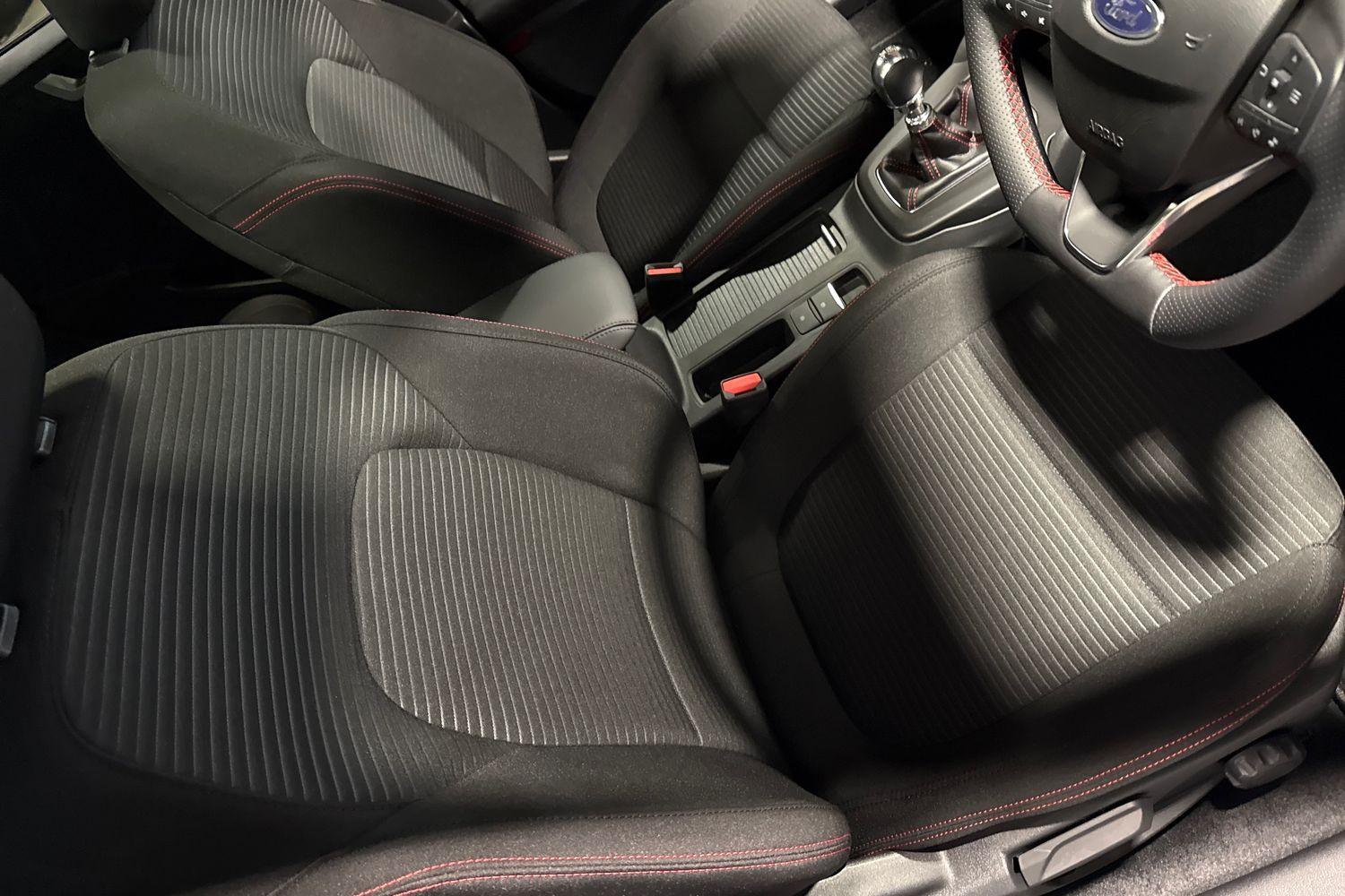 Ford FOCUS Photo 27