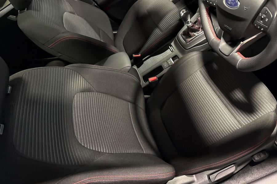 Ford FOCUS Photo autoimg-bdae8ccb3bd33f1505c8e3fdf6caa99ff340ccfe.jpg