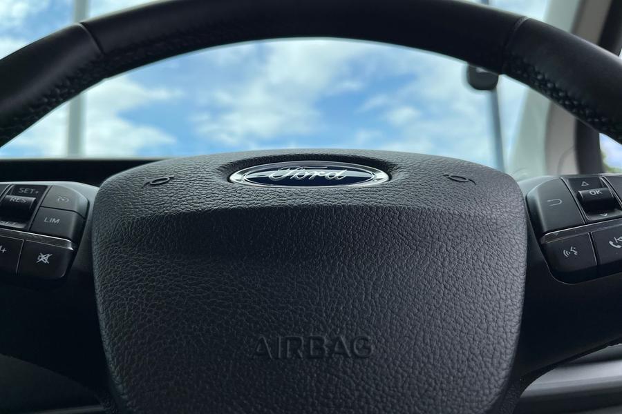 Ford TRANSIT CUSTOM Photo autoimg-bdb1ae5a3b753a4737b712511d85d1323452135c.jpg