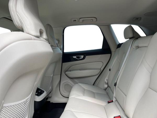 Volvo XC60 Photo autoimg-bdb2bddc4425c54f6b766a51daff3a3b2da0a86f.jpg