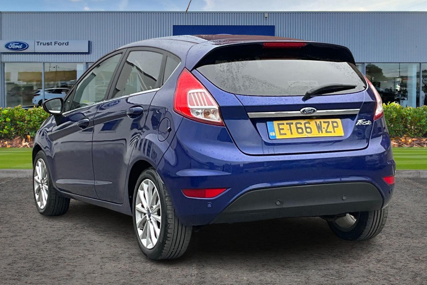 Ford FIESTA Photo 1