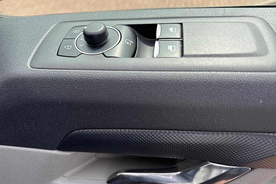 Used Ford E-TRANSIT CUSTOM BL75TTK 28