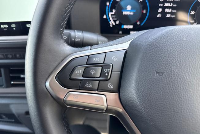 VOLKSWAGEN Transporter Photo 16