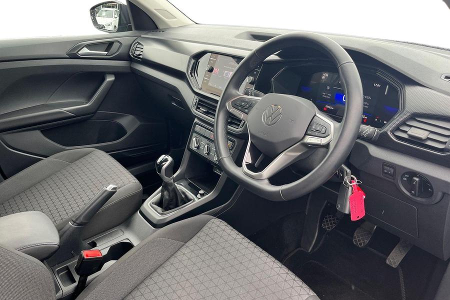 Volkswagen T-CROSS Photo autoimg-bdb9be05e9f4eacb7972b34a55b0a4dfdf6cdb26.jpg