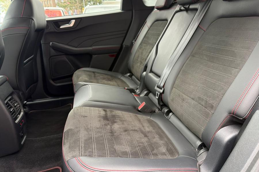 Ford KUGA Photo autoimg-bdc2176eb17f5e1467b69fb64f91ba4b58b9d1ae.jpg