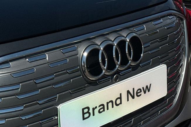 AUDI  Q4 Photo 50