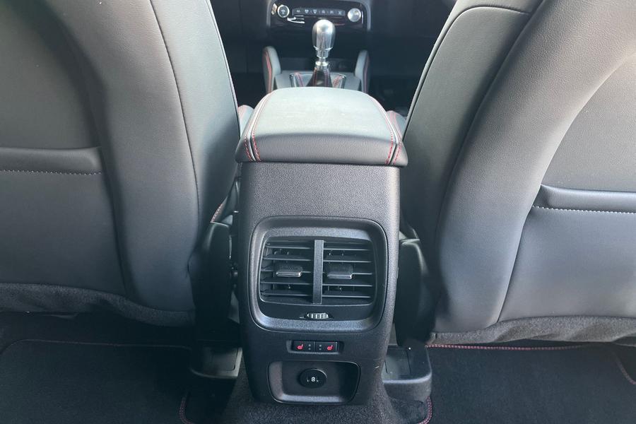 Ford Kuga Photo autoimg-bdc874916dd10bff0c7c03b661d6f8c92c9fc4f3.jpg