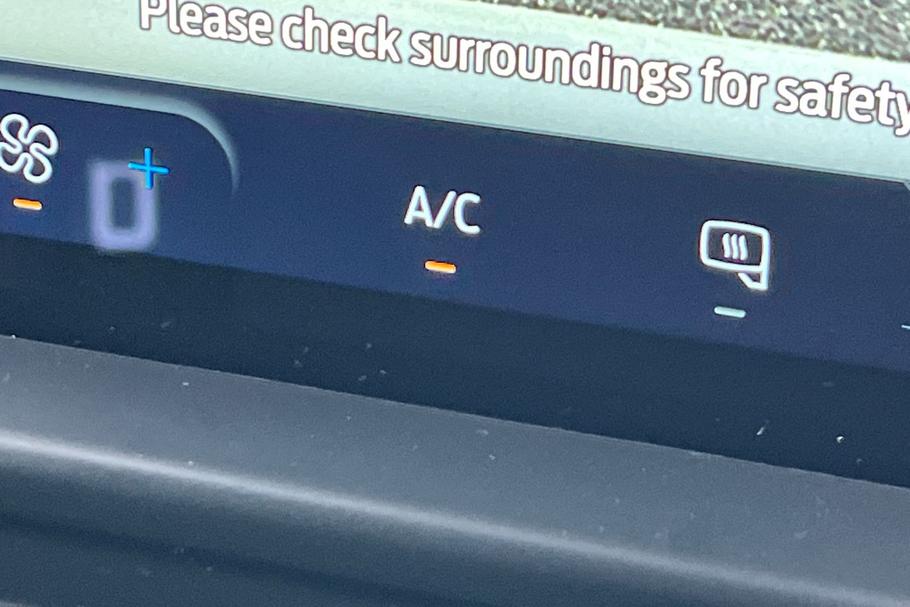 Used Ford TRANSIT CUSTOM WV25RMO 23