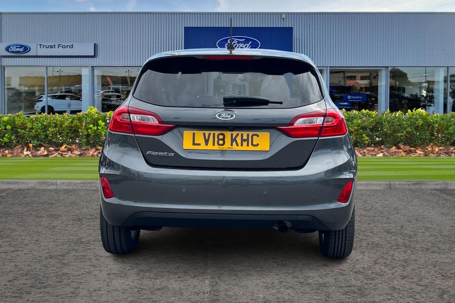 Ford FIESTA Photo 6