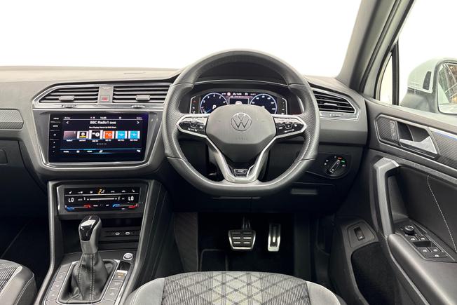 VOLKSWAGEN Tiguan Photo 11