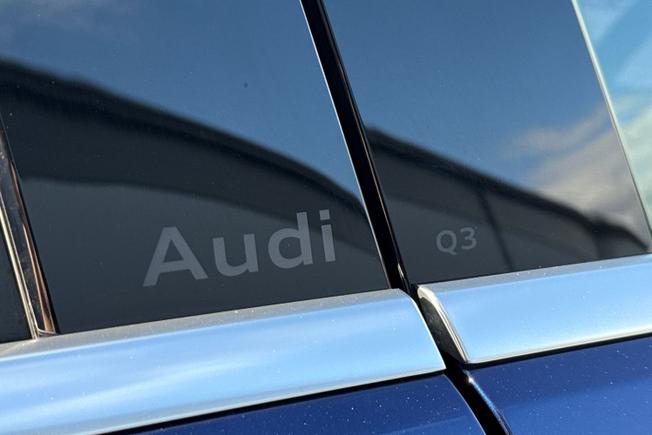AUDI Q3 Photo 31