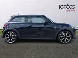 MINI Hatch Photo 4