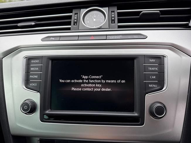 VOLKSWAGEN Passat Photo 42