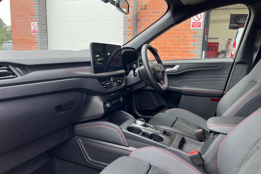 Ford KUGA Photo autoimg-bde4494c005e2c9f8f13cc781ac6914c2e249404.jpg