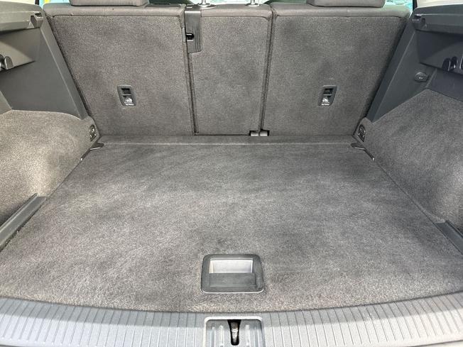 VOLKSWAGEN Tiguan Photo 12
