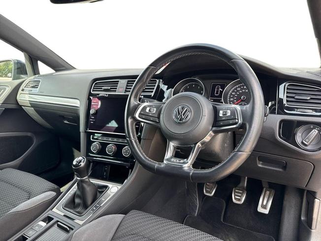 VOLKSWAGEN Golf Photo 6