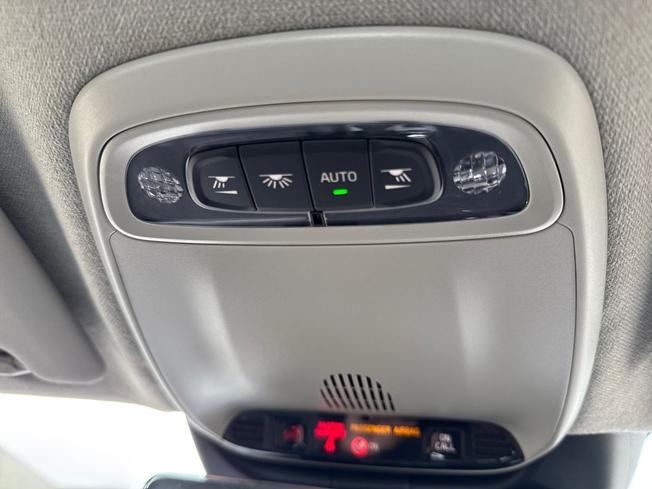 VOLVO XC40 Photo 29
