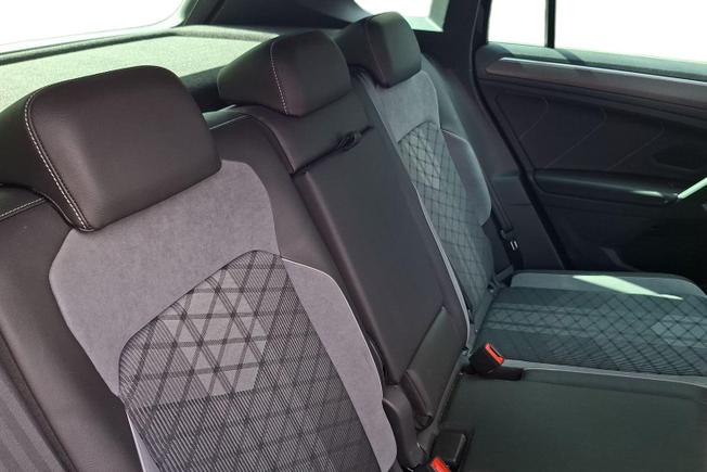 VOLKSWAGEN Tiguan Photo 9