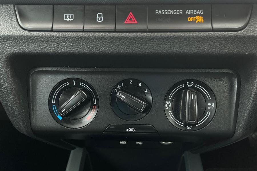 Skoda FABIA Photo autoimg-bded342e99eeca5ecb7f86cd7836e1ac22f0e757.jpg