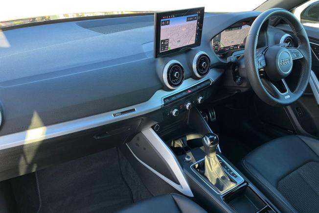 Audi Q2 Photo 2