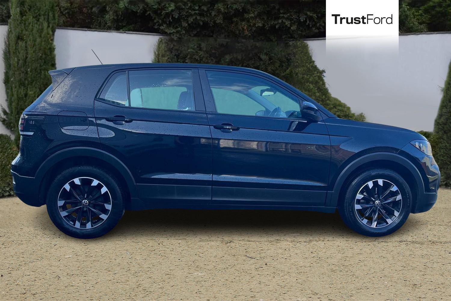 Volkswagen T-CROSS Photo 2