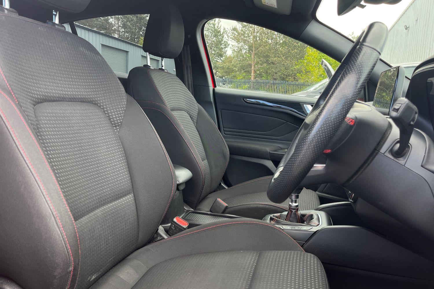 Ford FOCUS Photo 16