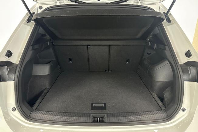 VOLKSWAGEN Tiguan Photo 12