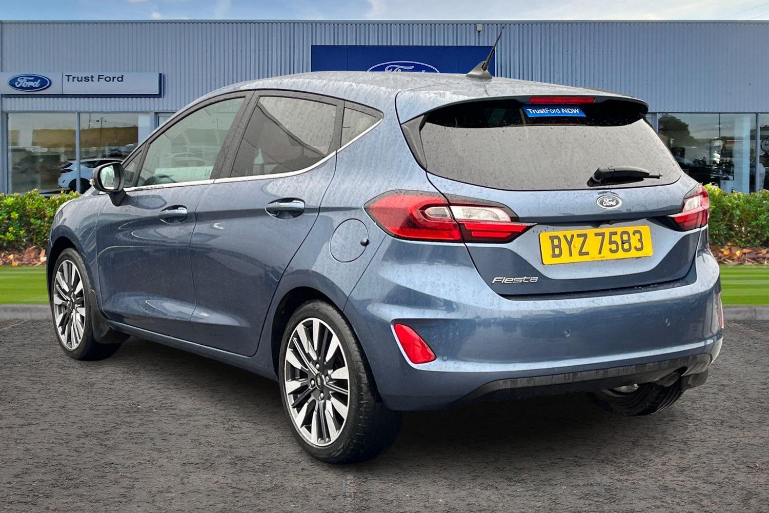 Ford FIESTA Photo 1