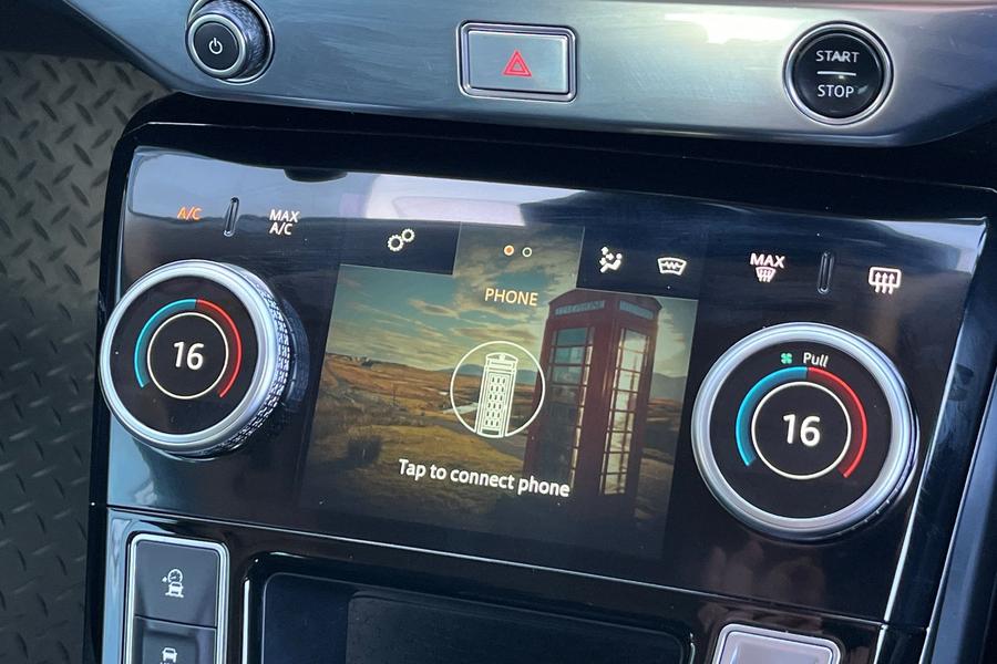 Jaguar I-PACE Photo autoimg-bdf4f02bfdd6c6bbde1c7875040764aaf0f8b1bd.jpg