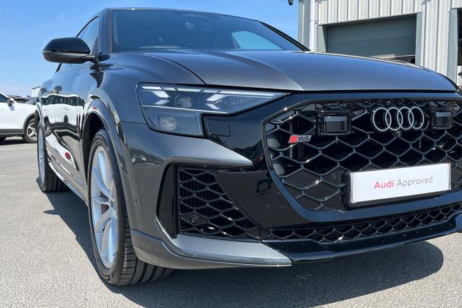 AUDI Rsq8 Photo 19