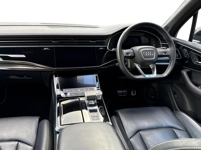 AUDI Q7 Photo 11