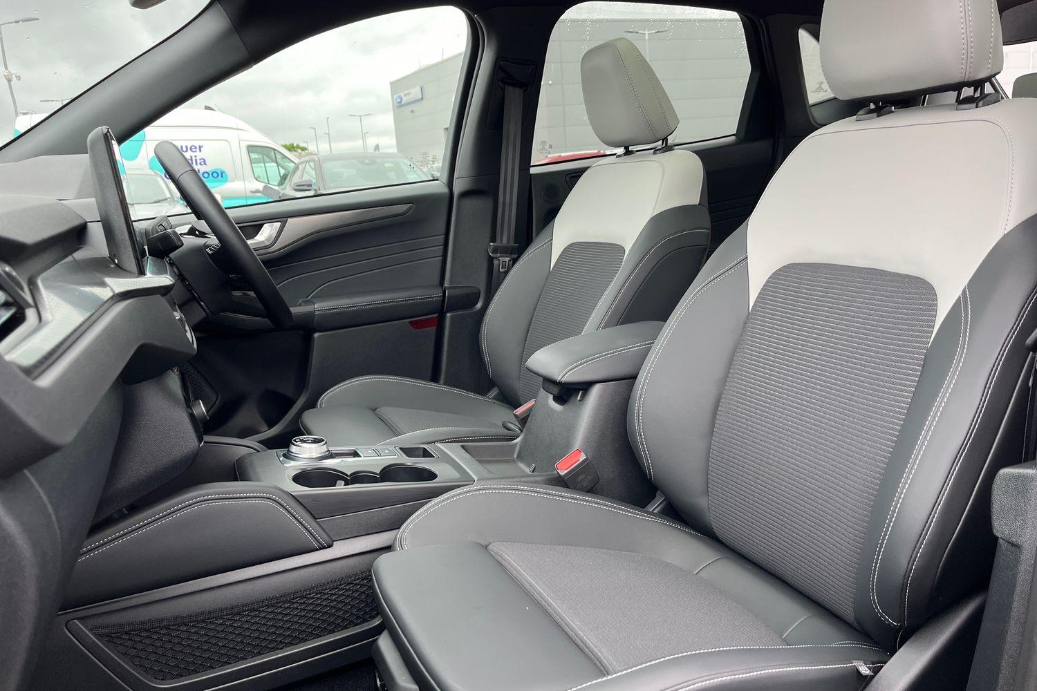 Ford KUGA Photo 18