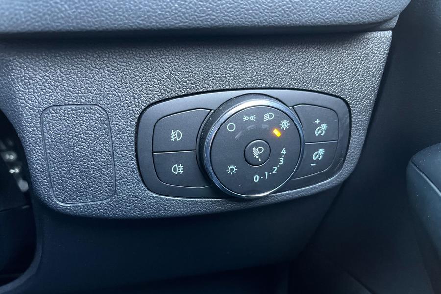 Ford FOCUS Photo autoimg-be0164a5fa179e605774cc08c6697fc75d82653f.jpg