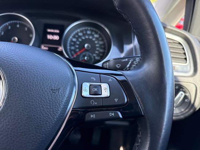 VOLKSWAGEN Golf Photo 17