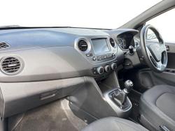 HYUNDAI i10 Photo 2