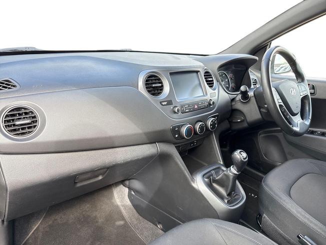 HYUNDAI i10 Photo 2