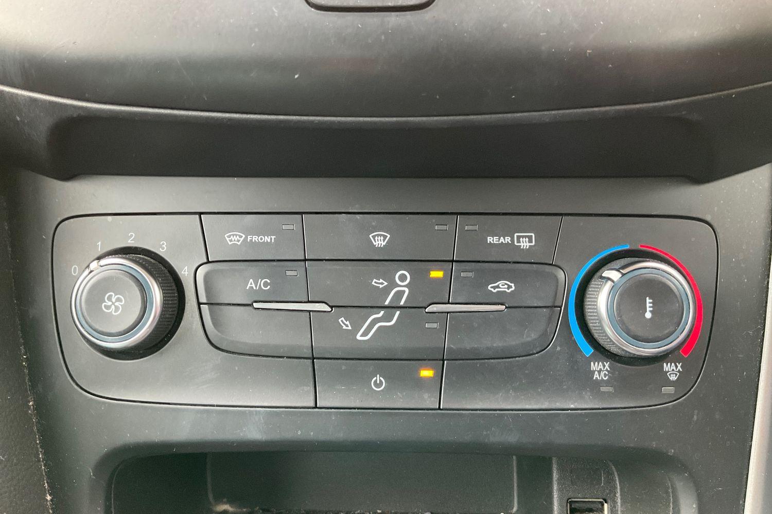 Ford Focus Photo 25