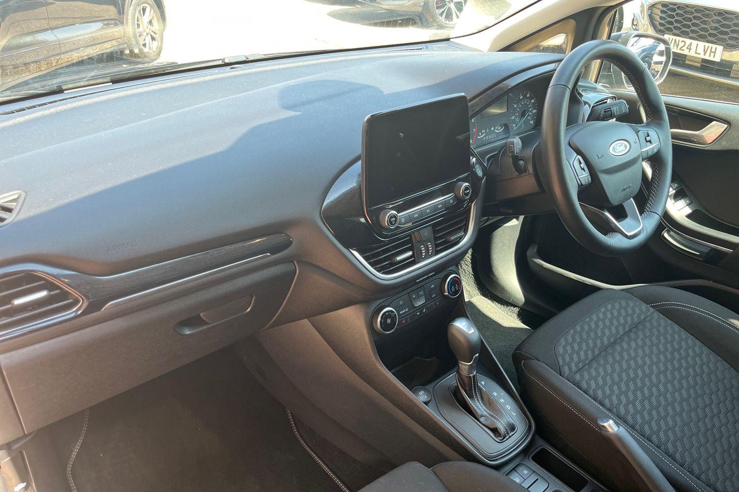 Ford FIESTA Photo 17