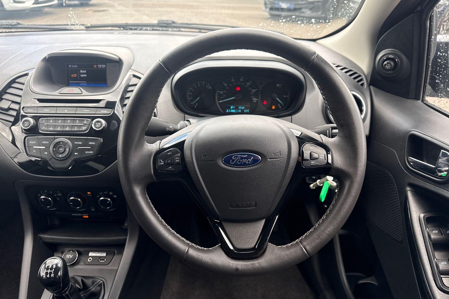 Ford KA+ Photo 11