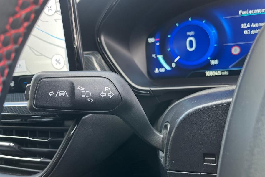 Ford FOCUS Photo autoimg-be081ec011f3f5034c87968778a5a5566a12e0c2.jpg