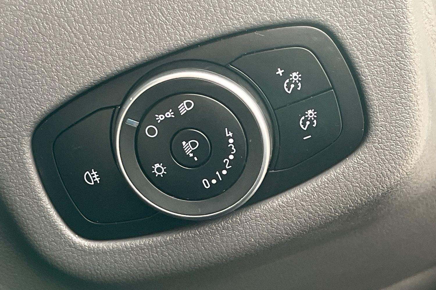Ford TRANSIT CONNECT Photo 8