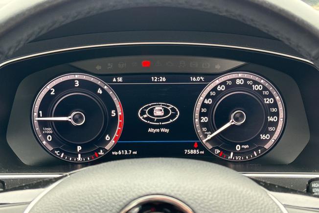 VOLKSWAGEN Tiguan Photo 15