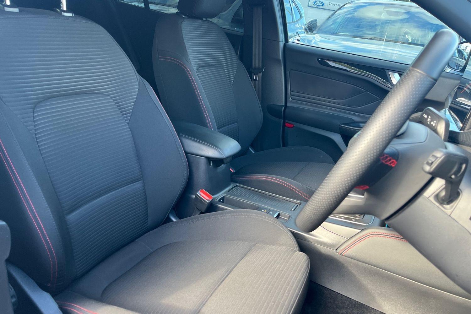 Ford Focus Photo 16