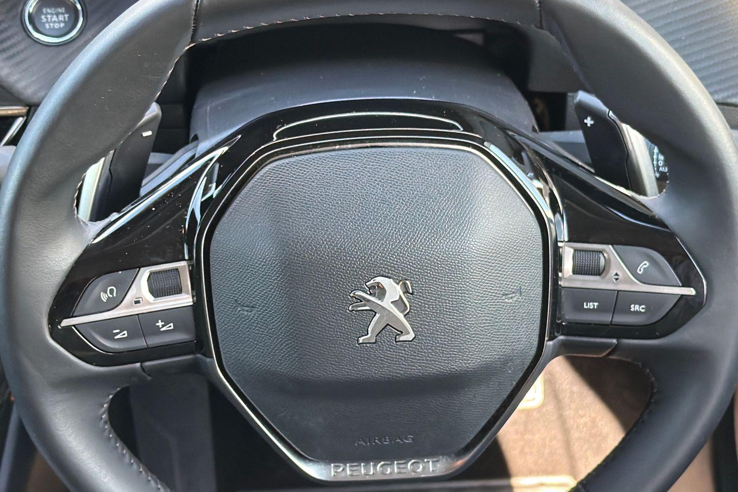 Peugeot 208 Photo 11