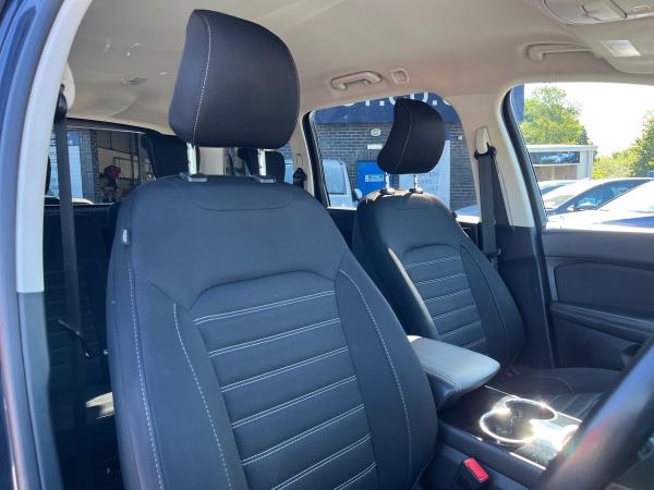 Ford Galaxy Photo autoimg-be12c758eeb5f061595478e7c96000f64aefb0db.jpg
