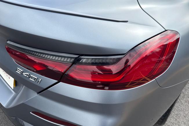 BMW 8 Series Photo 18
